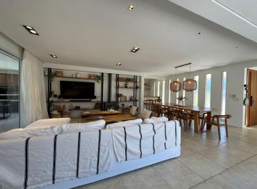 Casa · 160m² · 4 Ambientes · Departamento en Venta - 3 Dorm. 3 Baños - Pinamar