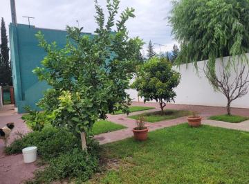 Casa · 217m² · 2 Ambientes · 1 Cochera · Casa a Estrenar C/local Comercial, Parque, Quincho