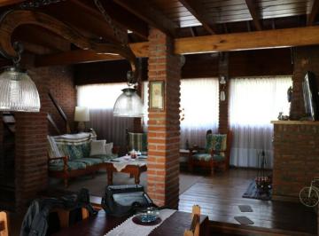 Casa · 160m² · 4 Ambientes · 1 Cochera · Casa en Venta - 2 Dorm. 2 Baños - 430 m² - Mar del Plata