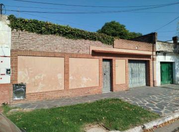 Casa · 140m² · 3 Ambientes · 1 Cochera · Venta Casa 3 Ambientes en Moron Sur