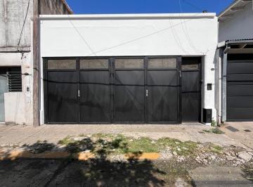 Local comercial · 100m² · 8 Ambientes · 2 Cocheras · Local en Alquiler