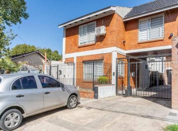 PH · 97m² · 4 Ambientes · 2 Cocheras · PH 4 Ambientes en Venta en Lomas de Zamora
