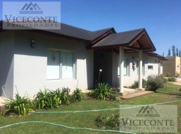 Quinta vacacional de 6 ambientes, Brandsen · Casaquinta 2100 m². Barrio "Las Malvinas". Partido de Brandsen. Bs. As