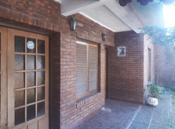 Casa · 136m² · 4 Ambientes · 2 Cocheras · Venta Casa 3 Amb en Muñiz con Patio y Cocheras