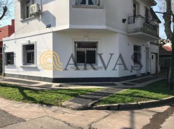 Oficina comercial de 5 ambientes, San Isidro · PH en Beccar - Uso Profesional - 4 Ambientes