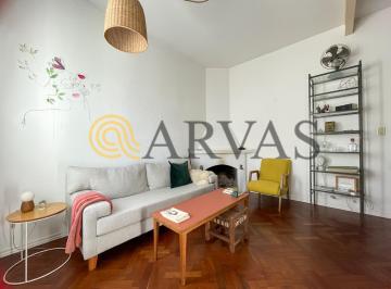 PH de 3 ambientes, San Isidro · PH de 95 m² San Isidro con 2 Dorm., Patio y Terraza.