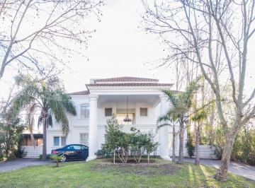 Casa · 450m² · 6 Ambientes · 2 Cocheras · Casa en Alquiler en Santa María de Tigre Amoblada