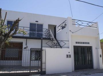 PH · 50m² · 3 Ambientes · PH de 3 Ambientes en Alquiler, en Martínez.