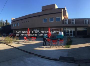 Local comercial de 10 ambientes, La Plata · Importante Salón en Alquiler Sobre Av 44