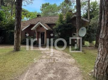 Casa · 185m² · 5 Ambientes · 2 Cocheras · Casa en Venta en Cariló - Partido de La Costa