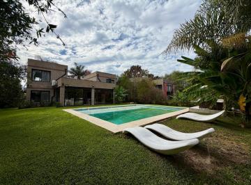 Casa · 171m² · 5 Ambientes · 2 Cocheras · Casa en Venta en Barrio Cube | 5 Ambientes | Apta Credito Hipotecario - ID 5703