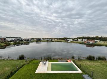 Casa · 320m² · 4 Ambientes · 4 Cocheras · Casa Venta Villanueva a La Laguna Barrio Santa Ana