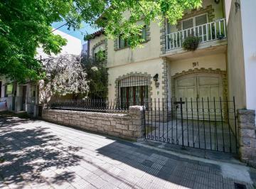 Casa · 216m² · 6 Ambientes · 2 Cocheras · Casa en Venta La Plata 3 Dormit, Quincho, Pileta 19 66/67