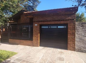 Vendo casa de 160 mts cubiertos, 15 mts semicubiertos. Excelente ubicación a 6 c · Venta Casa San Miguel
