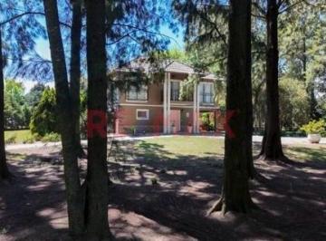 Casa de 4 ambientes, San Vicente · Propiedad en Venta, San Vicente