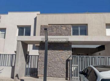 Departamento · 100m² · 4 Ambientes · 1 Cochera · Departamento en Calle Las Cañas