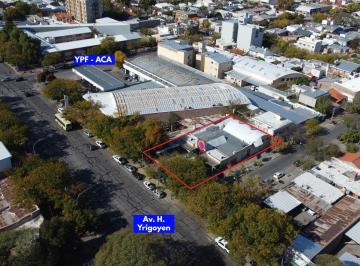 Local comercial · 487m² · Importante Local Comercial Esquina Av H. Yrigoyen y 3 de Febrero