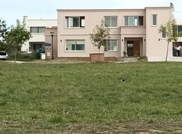 Casa · 180m² · 5 Ambientes · 3 Cocheras · Alquiler Casa 5 Amb en Haras Santa Maria. Escobar