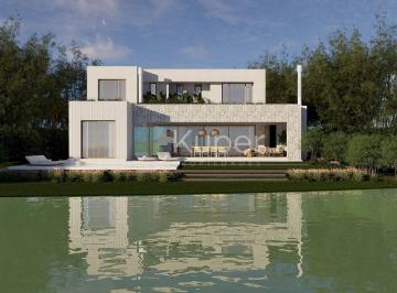 Casa · 317m² · 8 Ambientes · Casa en Venta en Laguna Grande, Villanueva, Tigre