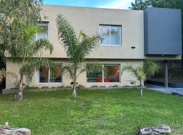 Casa de 5 ambientes, Costa Esmeralda · Venta Casa Costa Esmeralda – Barrio Senderos - Fondos Libres y Entorno Arbolado
