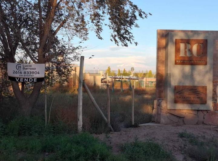 Terreno · 2500m²