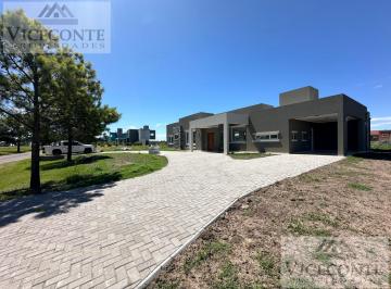 Casa de 4 ambientes, Brandsen · Casa 226 m², Barrio El Mirador, Brandsen, Provincia de Buenos Aires.