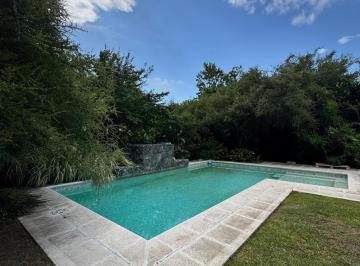 Casa · 381m² · 7 Ambientes · 2 Cocheras · Casa en Venta de 4 Dorm., Country El Bosque con Pileta y Cava de Vino