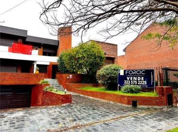 Casa · 270m² · 5 Ambientes · 4 Cocheras · Chalet 5 Ambientes con Piscina Divino Rostro Mar del Plata