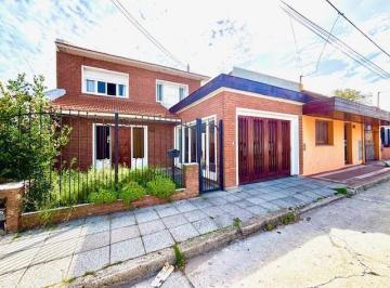 Casa · 115m² · 4 Ambientes · 1 Cochera · Casa 4 Ambientes
