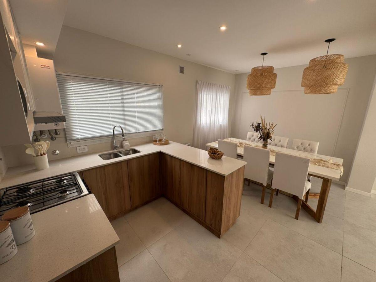 Casa en PH 4 amb, 160m² con cochera y terraza — Terminal Vieja
