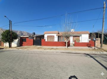 Casa · 2 Ambientes · 1 Cochera · Casa en Venta