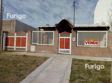 Casa · 59m² · 8 Ambientes · Casa 2 Dorm. Pérez