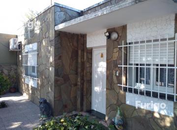 Casa · 165m² · 10 Ambientes · Casa en Perez - Acepta Permuta en Rosario