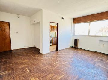 Departamento · 62m² · 3 Ambientes · Departamento en Venta de 2 Dorm. Bº Centro con Escritu