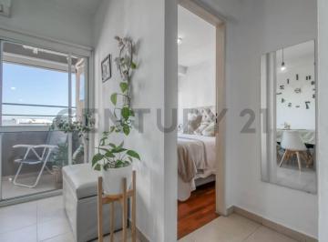 Departamento · 44m² · 2 Ambientes · 1 Cochera · Departamento en Venta de un Dormitorio con Cochera Cubierta