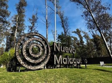 Casa · 163m² · 4 Ambientes · 2 Cocheras · Dúplex en Venta de 2 Dorm., Nuevo Malagueño