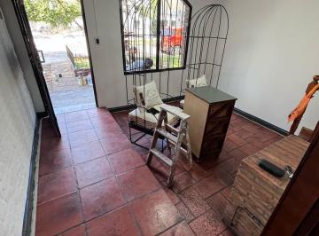Casa · 120m² · 6 Ambientes · 1 Cochera · Casa de Tres Dorm. / Suipacha 2600