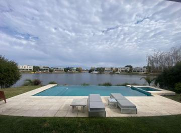 Casa · 326m² · 6 Ambientes · 5 Cocheras · Casa en Venta en Los Lagos, Nordelta, Tigre