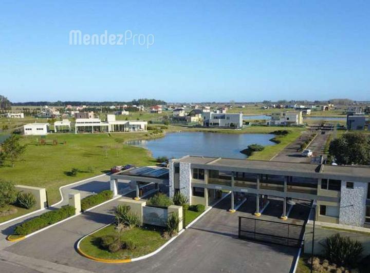 Terreno · 680m²