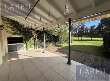 Departamento · 130m² · 4 Ambientes · 2 Cocheras · Departamento en Venta en Farm Club
