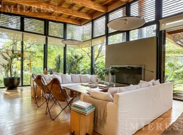 Casa · 284m² · 5 Ambientes · 2 Cocheras · Casa en Venta en Highland Park
