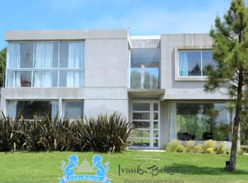 Casa de 5 ambientes, Costa Esmeralda · Venta Casa Hormigón Visto Costa Esmeralda - Estética Moderna