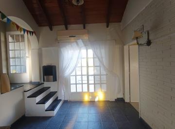 Departamento de 4 ambientes, Ciudad de Santa Fe · Vivienda en Alquiler: Planta Alta con Patio y Jacuzzi