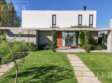 Casa · 160m² · 5 Ambientes · Casa en Venta Sobre Lote a La Laguna en Área 1 Barrio San Se