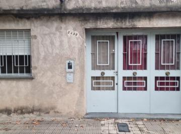 Casa de 5 ambientes, Rosario · Alquiler Casa 2 Dormitorio con Patio - Rosario (Bella Vista)