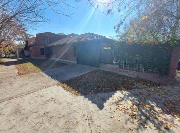 Casa de 3 ambientes, Cipolletti · Casa en Venta o Permuta