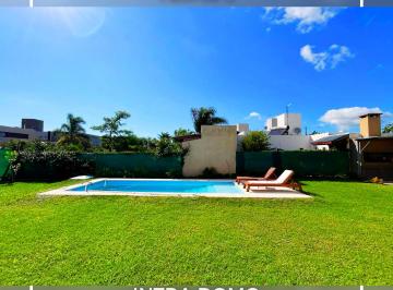 Casa de 3 ambientes, Malagueño · 2 Hidromasajes, 3 Dorm. y Piscina. en Una Sola Planta