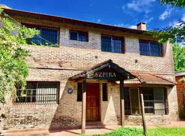 MSB-MS2-8429_2 · Casa con Jardin y Pileta, en Udaondo