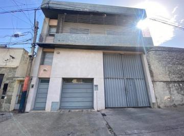 Local comercial · 210m² · 3 Ambientes · 2 Cocheras · Local en Rosario