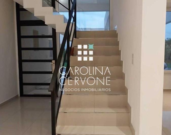 Casa · 124m² · 5 Ambientes · 1 Cochera